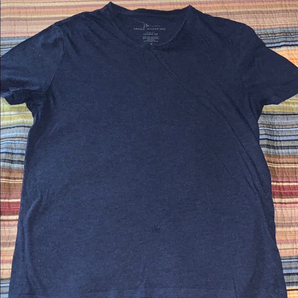 Marc Anthony v neck